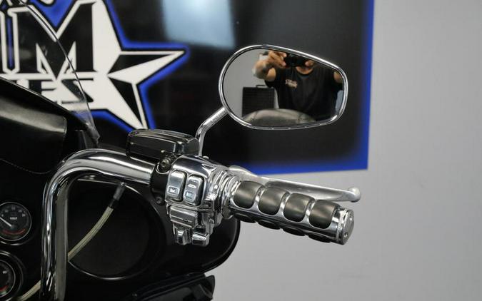 2013 Harley-Davidson® FLHTCU - Electra Glide® Ultra Classic®