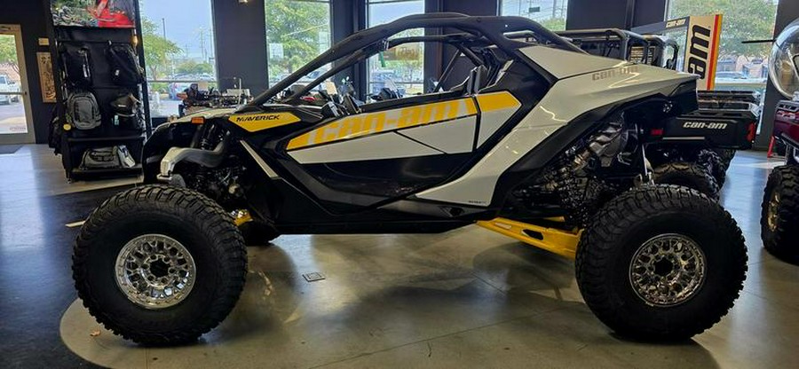 2024 Can-Am® Maverick R 999T DCT