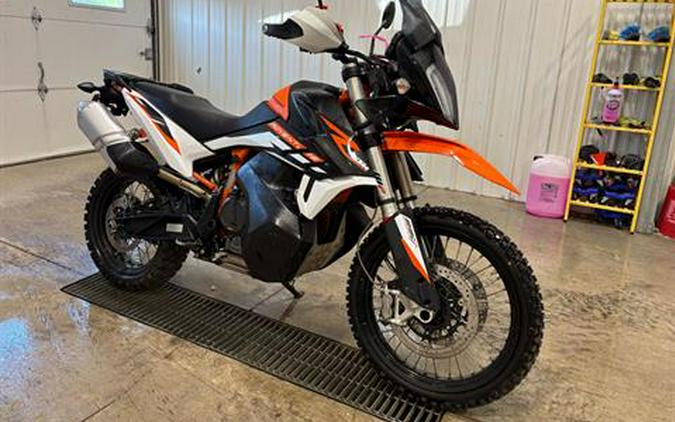 2022 KTM 890 Adventure R