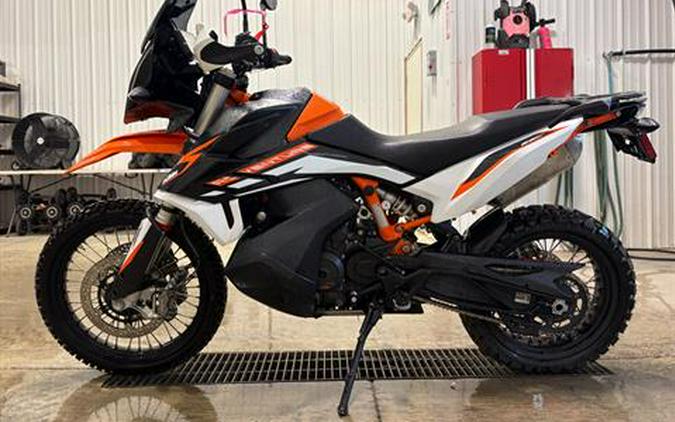 2022 KTM 890 Adventure R