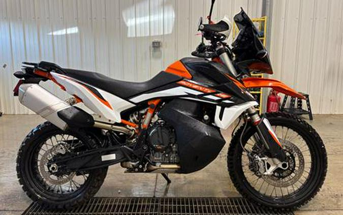 2022 KTM 890 Adventure R