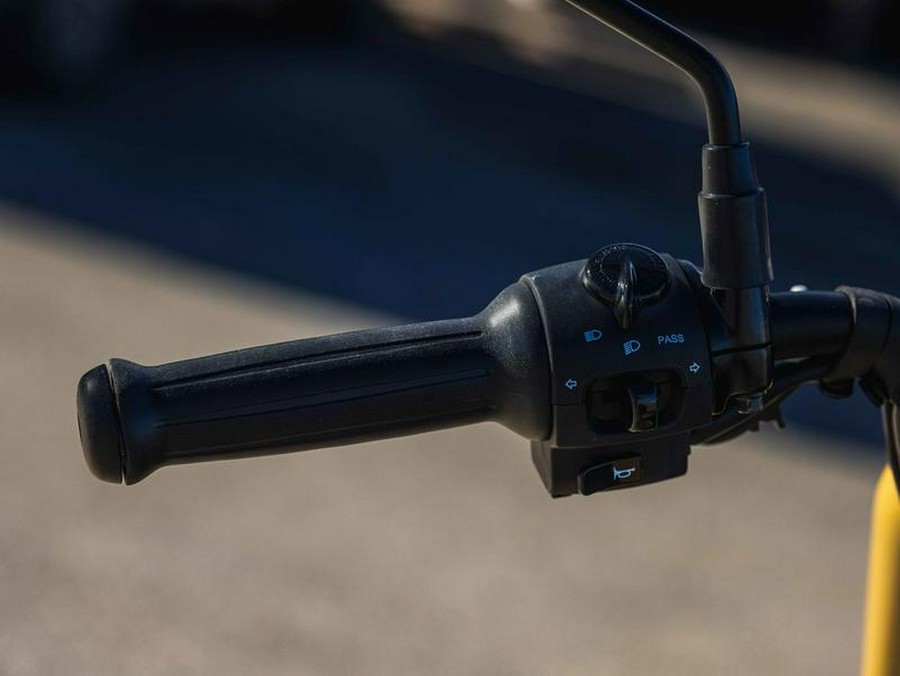 2026 Royal Enfield Classic 350 Commando Sand