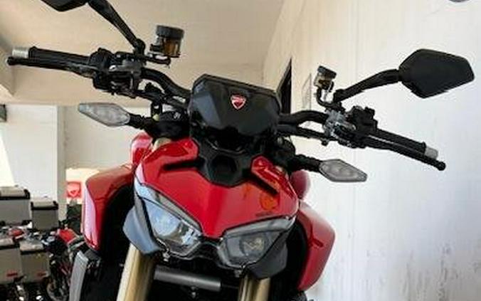 2025 Ducati STREETFIGHTER V2