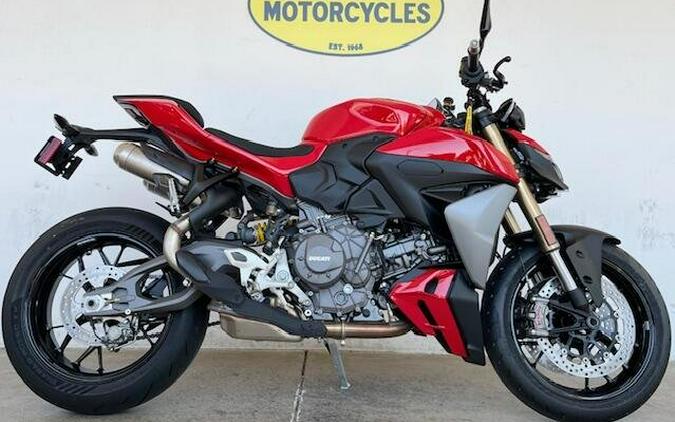2025 Ducati STREETFIGHTER V2