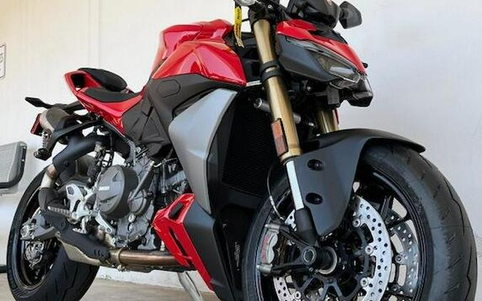 2025 Ducati STREETFIGHTER V2