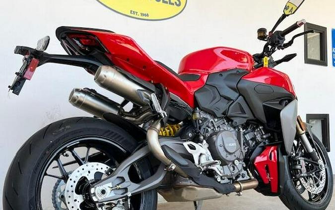 2025 Ducati STREETFIGHTER V2