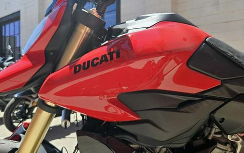 2026 Ducati Hypermotard V2