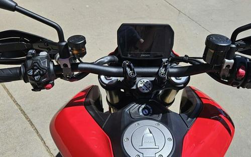 2026 Ducati Hypermotard V2