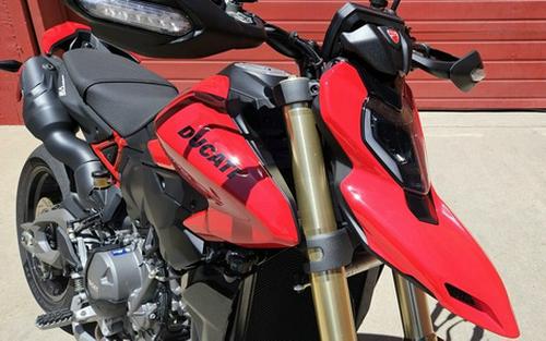2026 Ducati Hypermotard V2