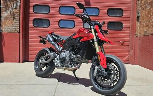 2026 Ducati Hypermotard V2