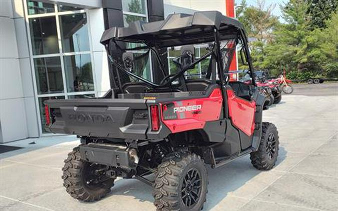 2024 Honda Pioneer 1000 Deluxe