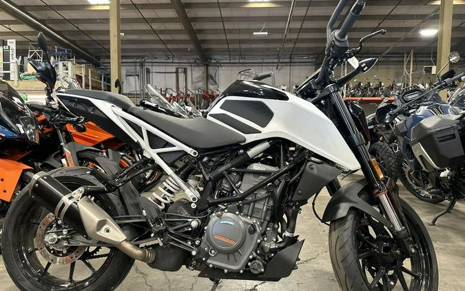 2022 KTM 390 Duke