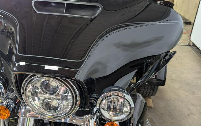 2022 Harley-Davidson Tri Glide Ultra Vivid Black