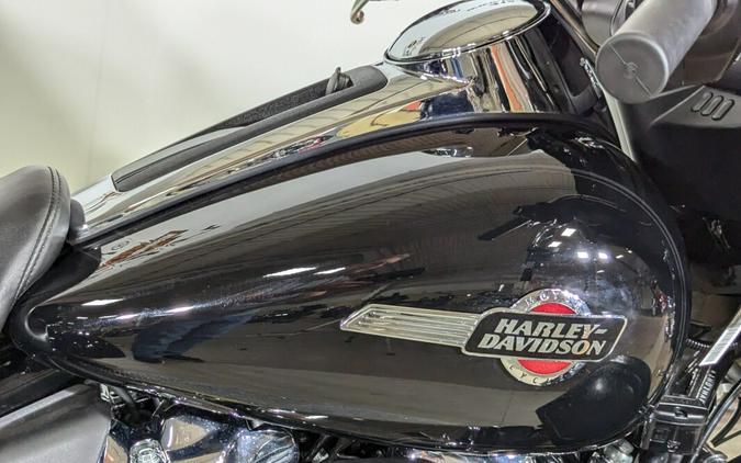 2022 Harley-Davidson Tri Glide Ultra Vivid Black