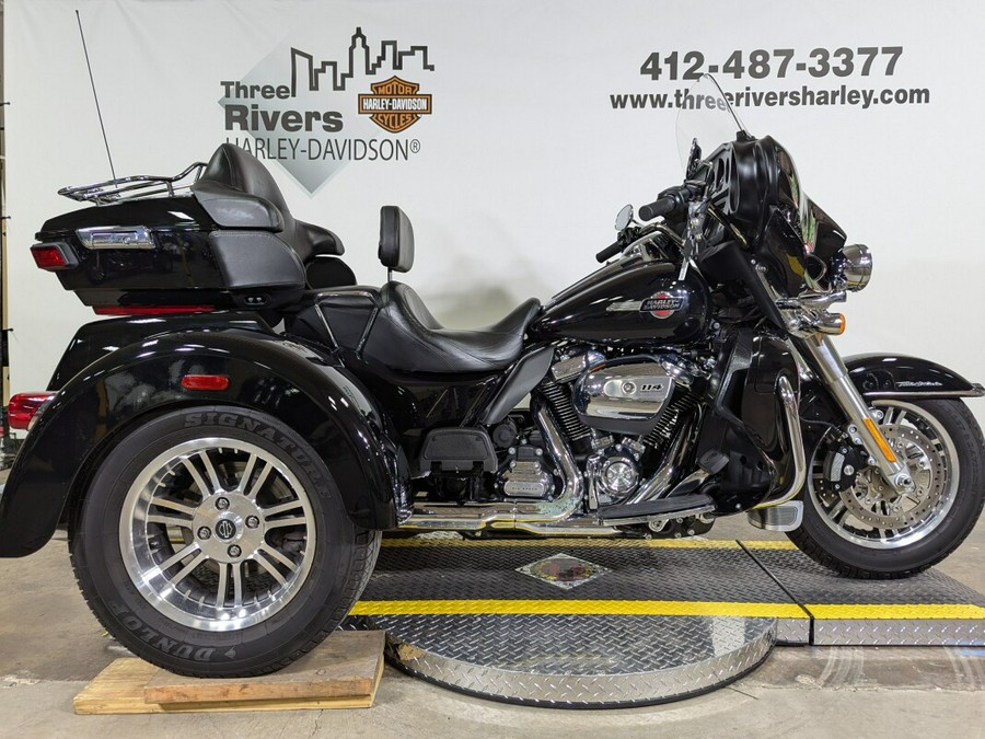 2022 Harley-Davidson Tri Glide Ultra Vivid Black