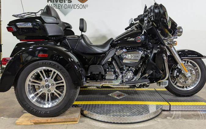 2022 Harley-Davidson Tri Glide Ultra Vivid Black