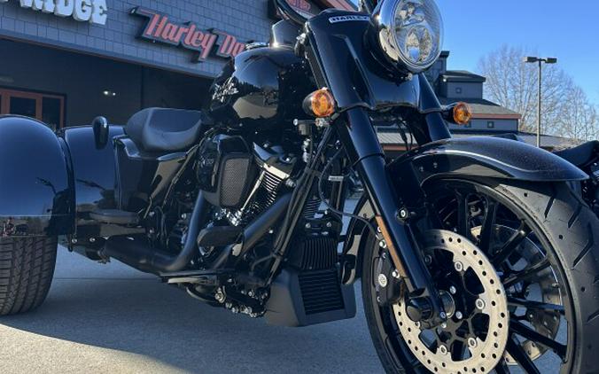 2025 Harley-Davidson Freewheeler Vivid Black