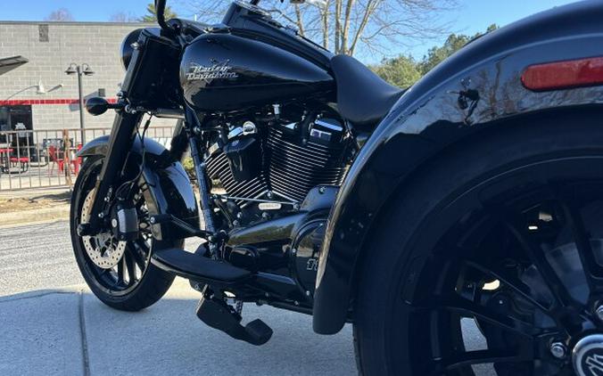 2025 Harley-Davidson Freewheeler Vivid Black