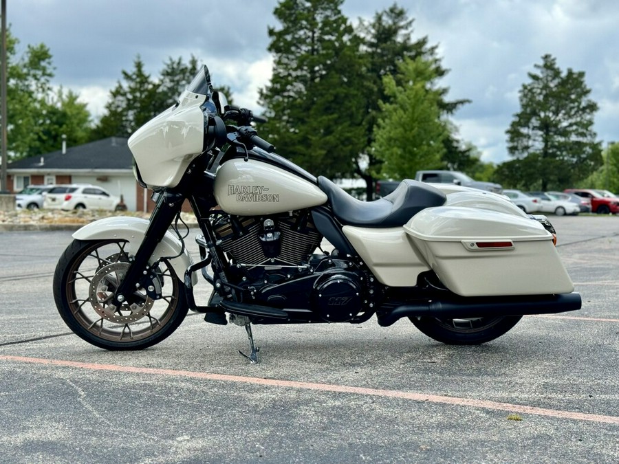 2023 Harley-Davidson Street Glide ST White Sand Pearl