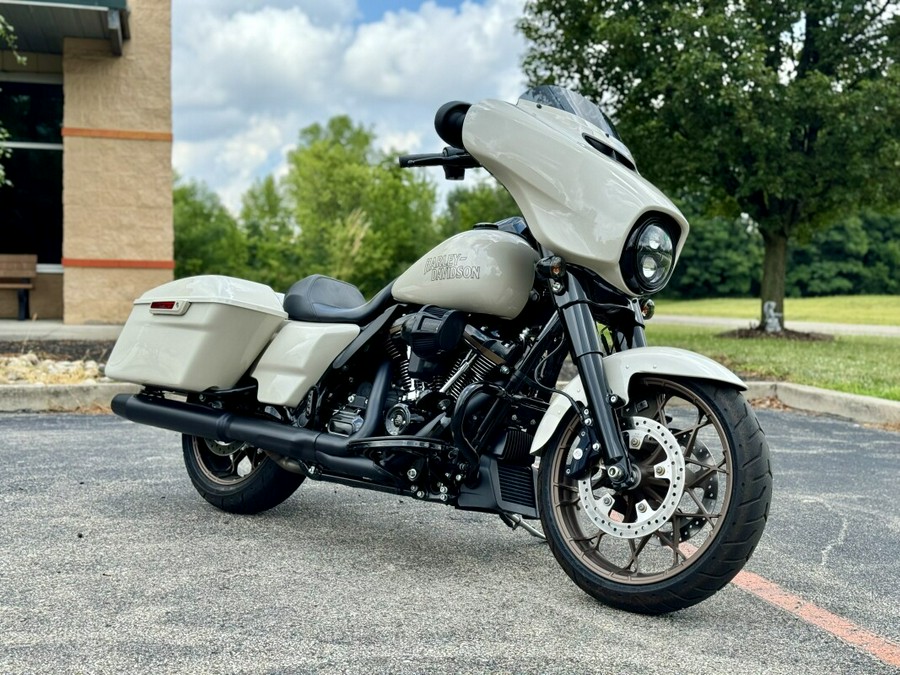 2023 Harley-Davidson Street Glide ST White Sand Pearl