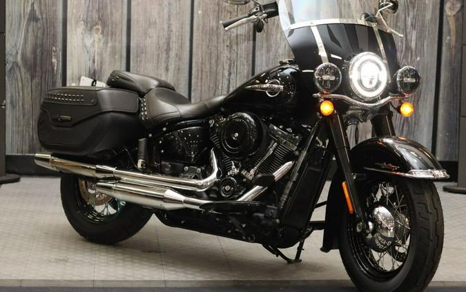 Used 2018 Harley-Davidson Softail Heritage Classic FLHC Motorcycle For Sale In Raleigh, North Carolina