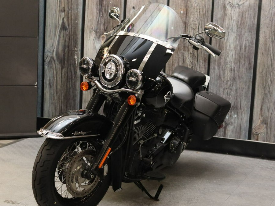 Used 2018 Harley-Davidson Softail Heritage Classic FLHC Motorcycle For Sale In Raleigh, North Carolina