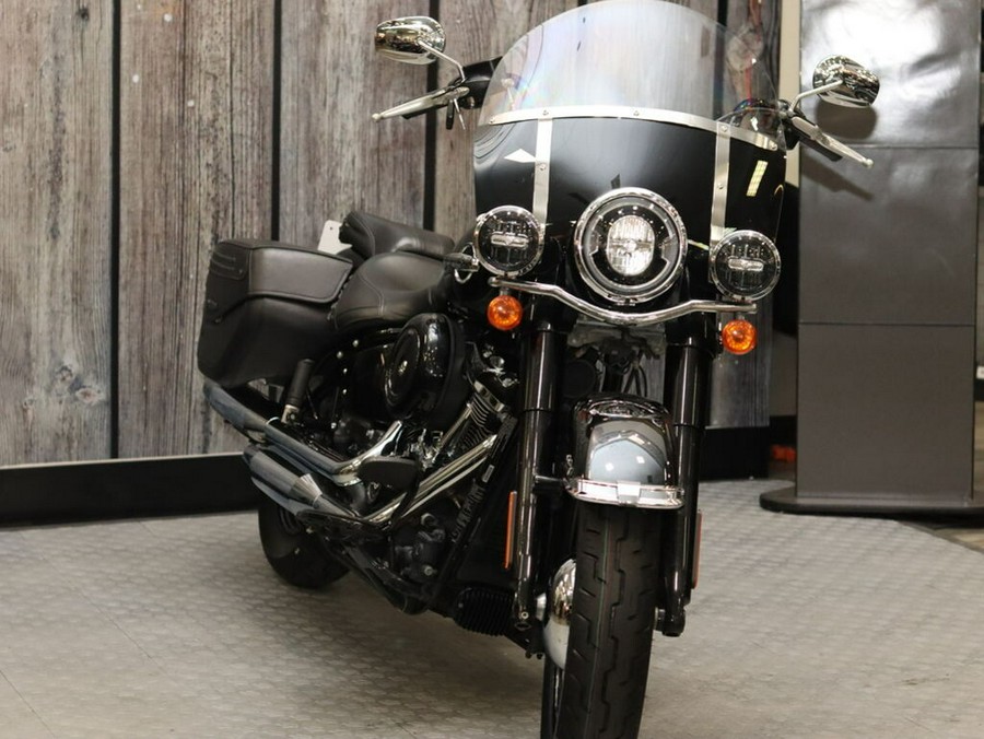 Used 2018 Harley-Davidson Softail Heritage Classic FLHC Motorcycle For Sale In Raleigh, North Carolina