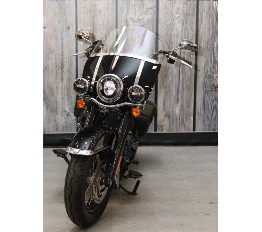 Used 2018 Harley-Davidson Softail Heritage Classic FLHC Motorcycle For Sale In Raleigh, North Carolina