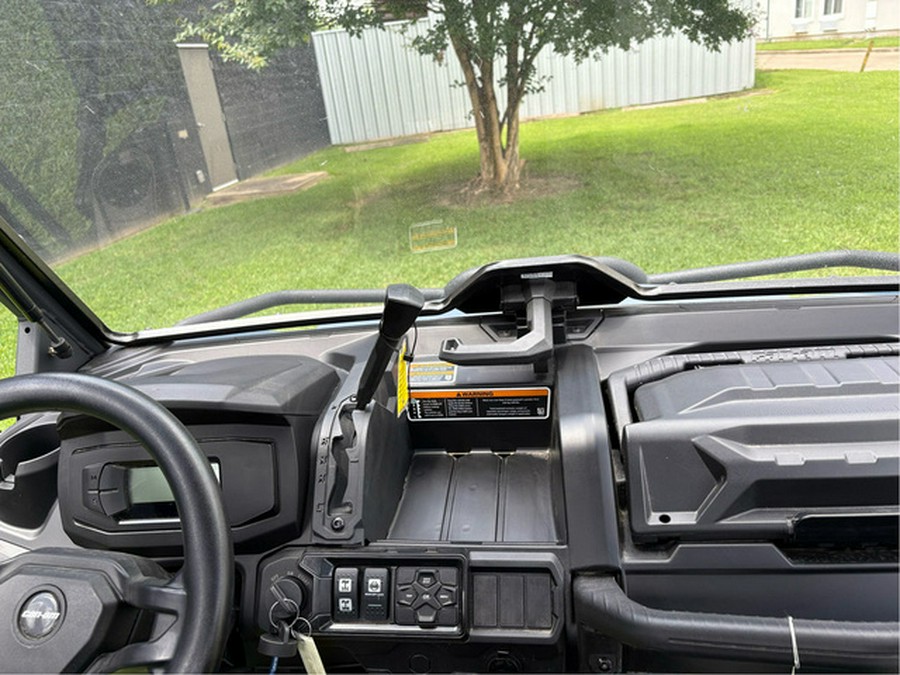 2025 Can-Am Defender XT HD10