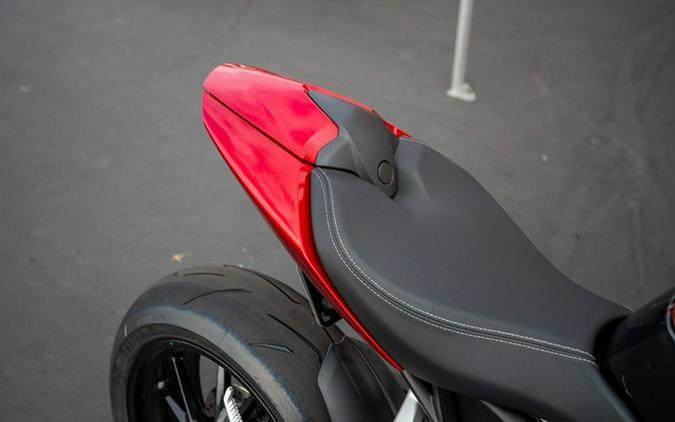 2022 Triumph Speed Triple 1200 RR