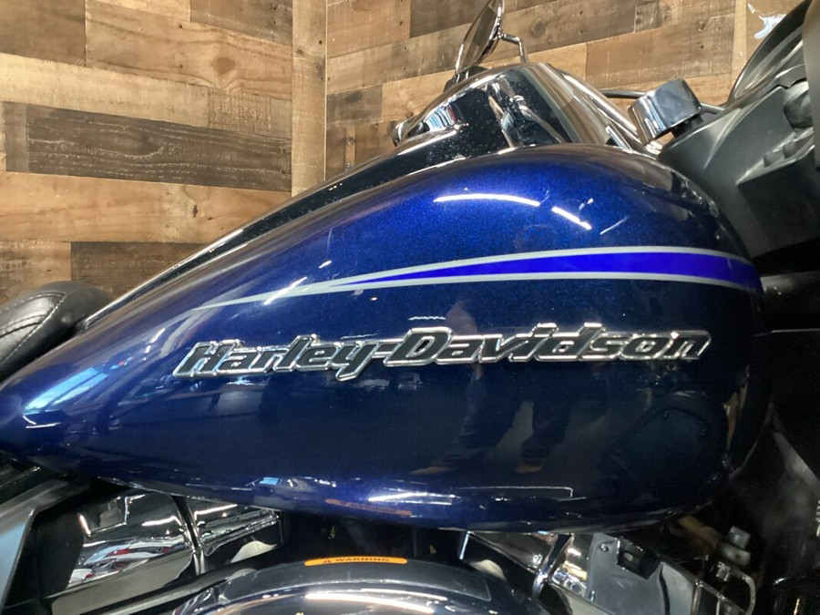 2012 Harley-Davidson Road Glide Ultra Big Blue Pearl FLTRU