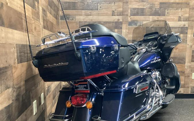 2012 Harley-Davidson Road Glide Ultra Big Blue Pearl FLTRU