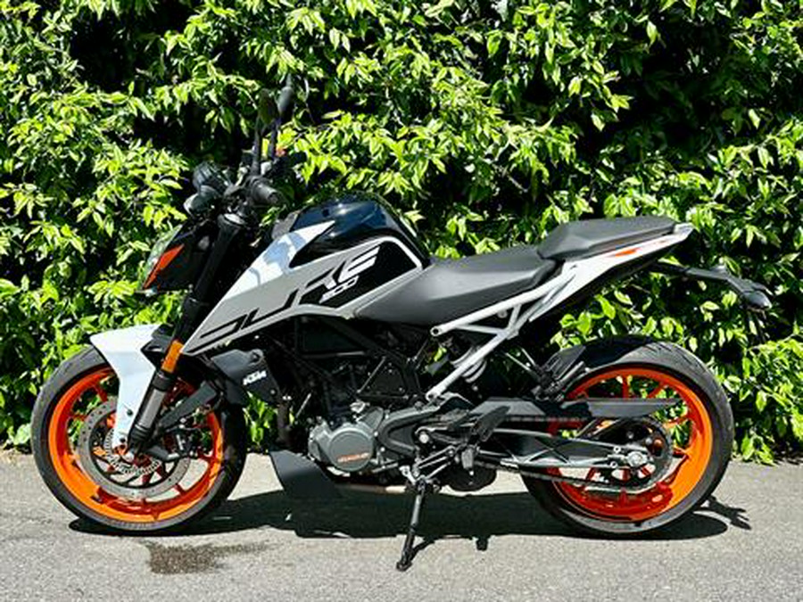 2022 KTM 200 Duke