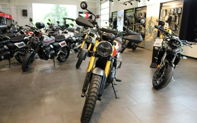 2026 Triumph Scrambler 400 X Baja Orange/Aluminium