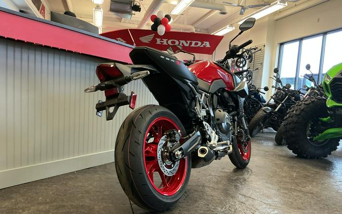 2026 GSX-8S - Suzuki