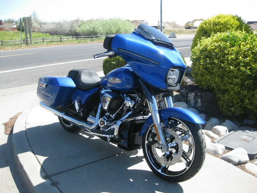 2024 Harley-Davidson Street Glide® Blue Burst