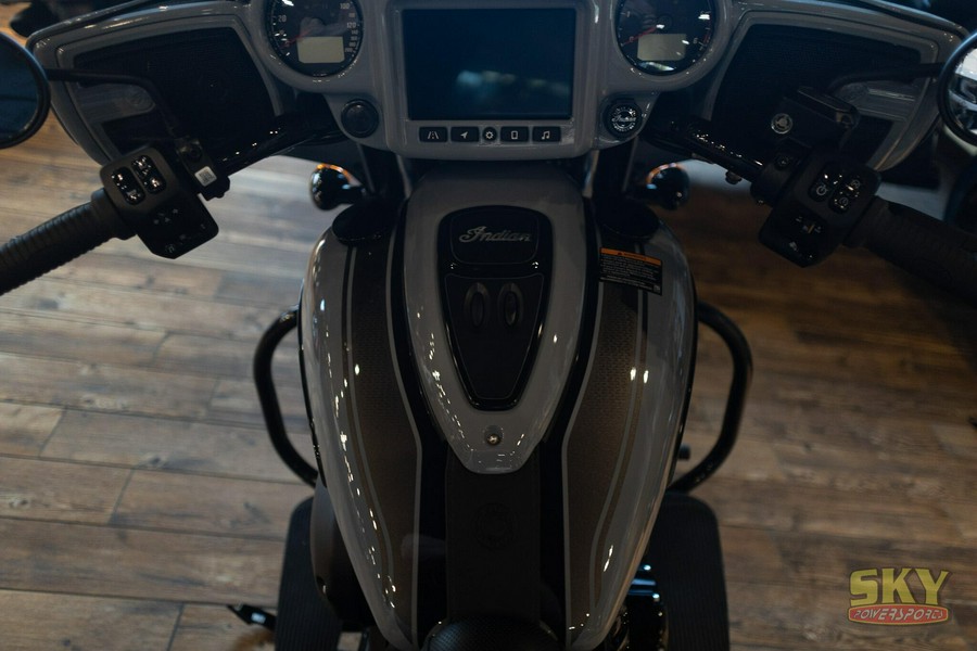 2025 Indian Motorcycle CHFTN DRK HRSE PREM POWERBAND AUDIO STORM GRAY