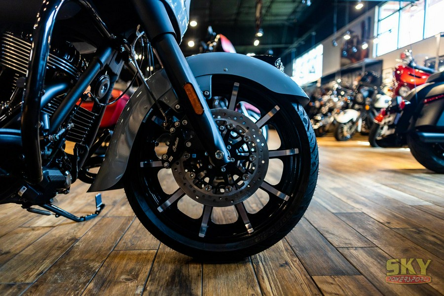 2025 Indian Motorcycle CHFTN DRK HRSE PREM POWERBAND AUDIO STORM GRAY