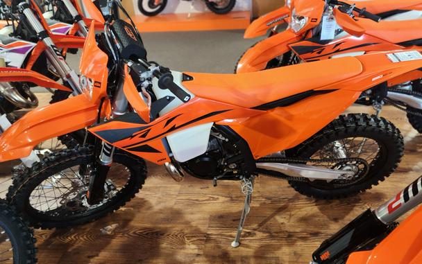 2025 KTM XC 250 W