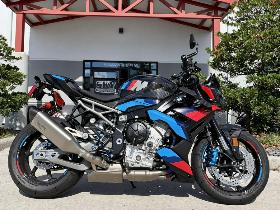 2026 BMW M 1000 R