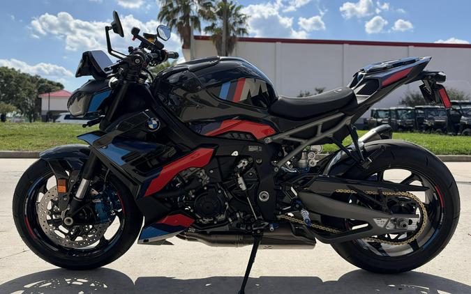 2026 BMW M 1000 R