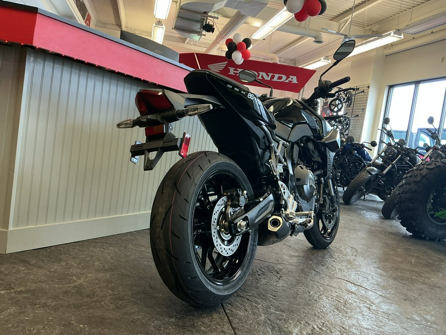 2026 GSX-8S - Suzuki