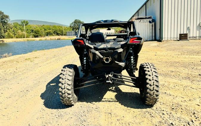 2026 Can-Am® Maverick X3 Max X RS Turbo RR Triple Black_4.5 in