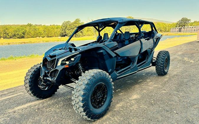 2026 Can-Am® Maverick X3 Max X RS Turbo RR Triple Black_4.5 in