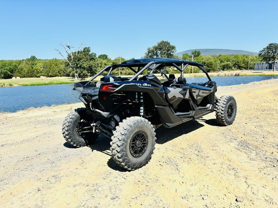2026 Can-Am® Maverick X3 Max X RS Turbo RR Triple Black_4.5 in