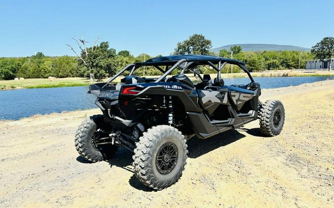2026 Can-Am® Maverick X3 Max X RS Turbo RR Triple Black_4.5 in
