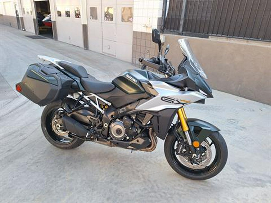 2024 Suzuki GSX-S1000GX+