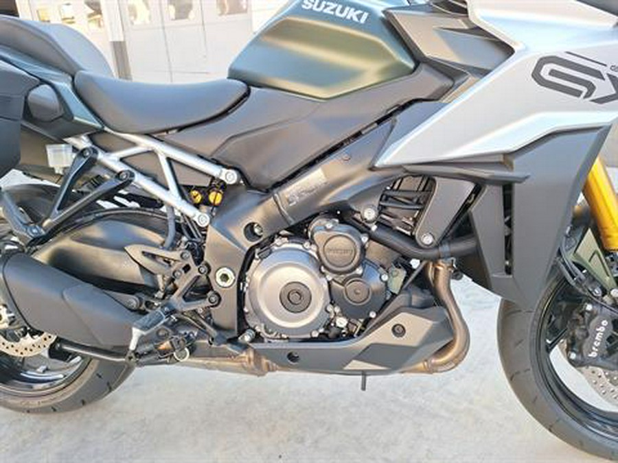 2024 Suzuki GSX-S1000GX+