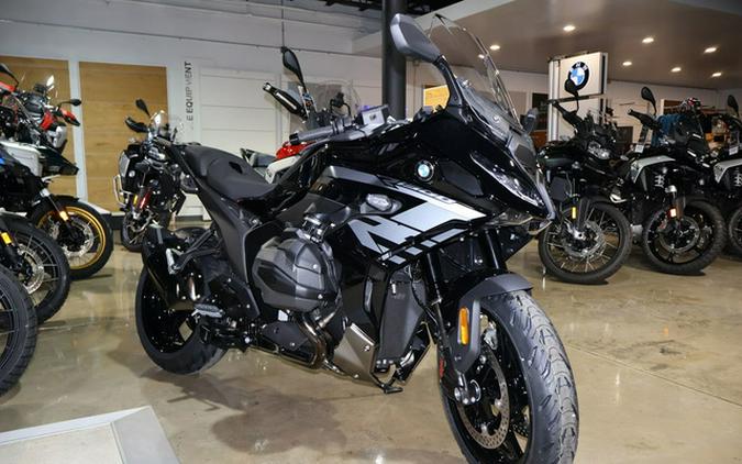 2026 BMW R 1300 RS Triple Black