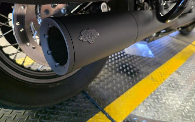 2018 Harley-Davidson FLHCS